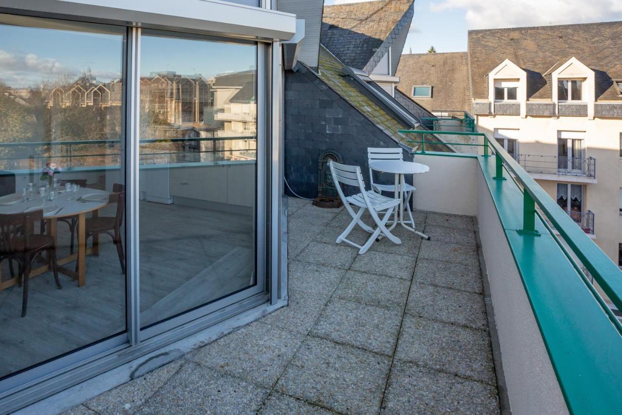 Le Mancini - Parking Et Terrasse Apartment Mayenne Exterior photo