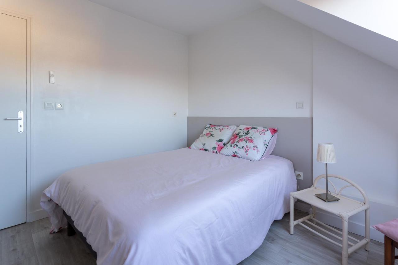 Le Mancini - Parking Et Terrasse Apartment Mayenne Exterior photo