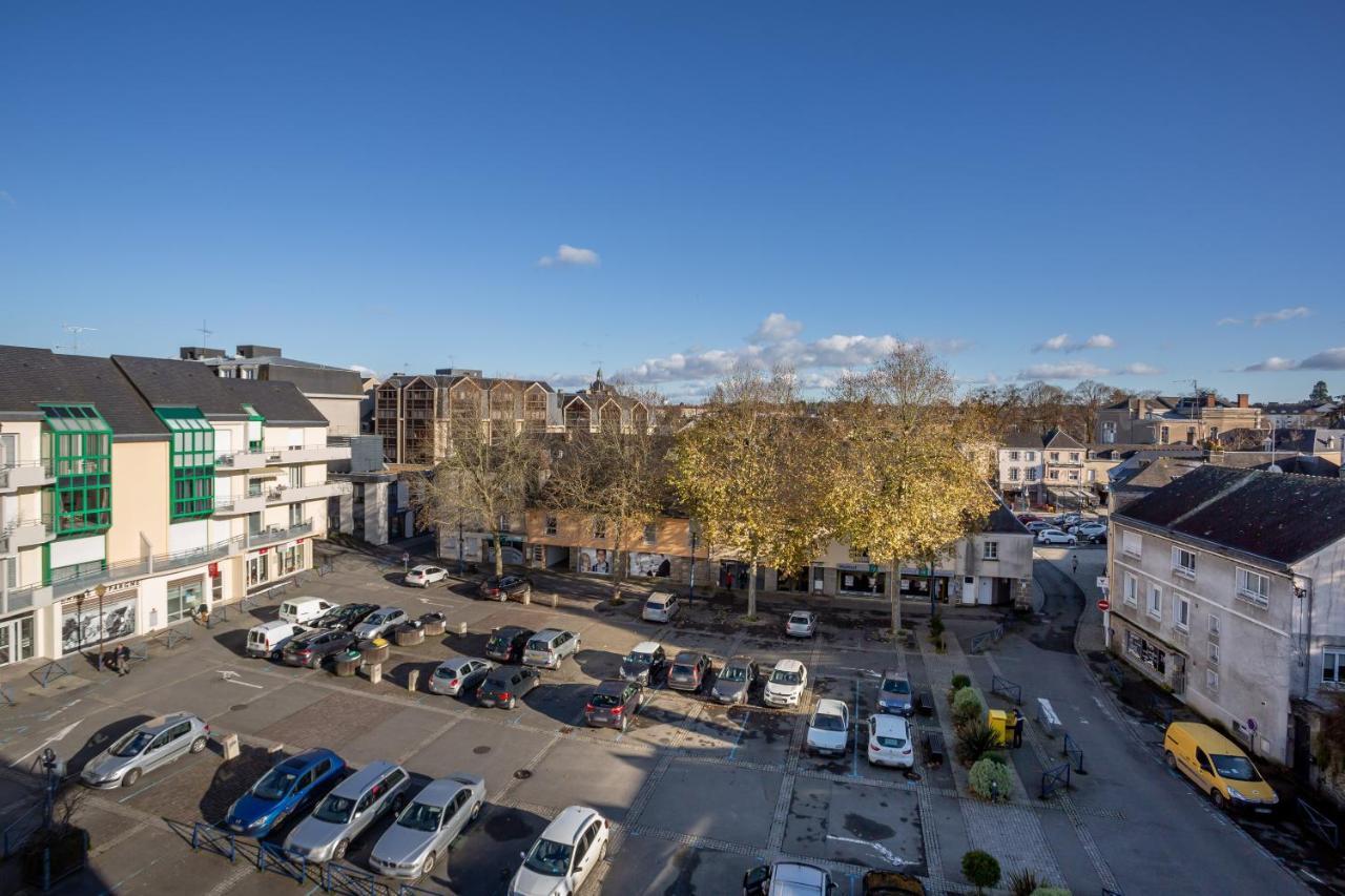 Le Mancini - Parking Et Terrasse Apartment Mayenne Exterior photo