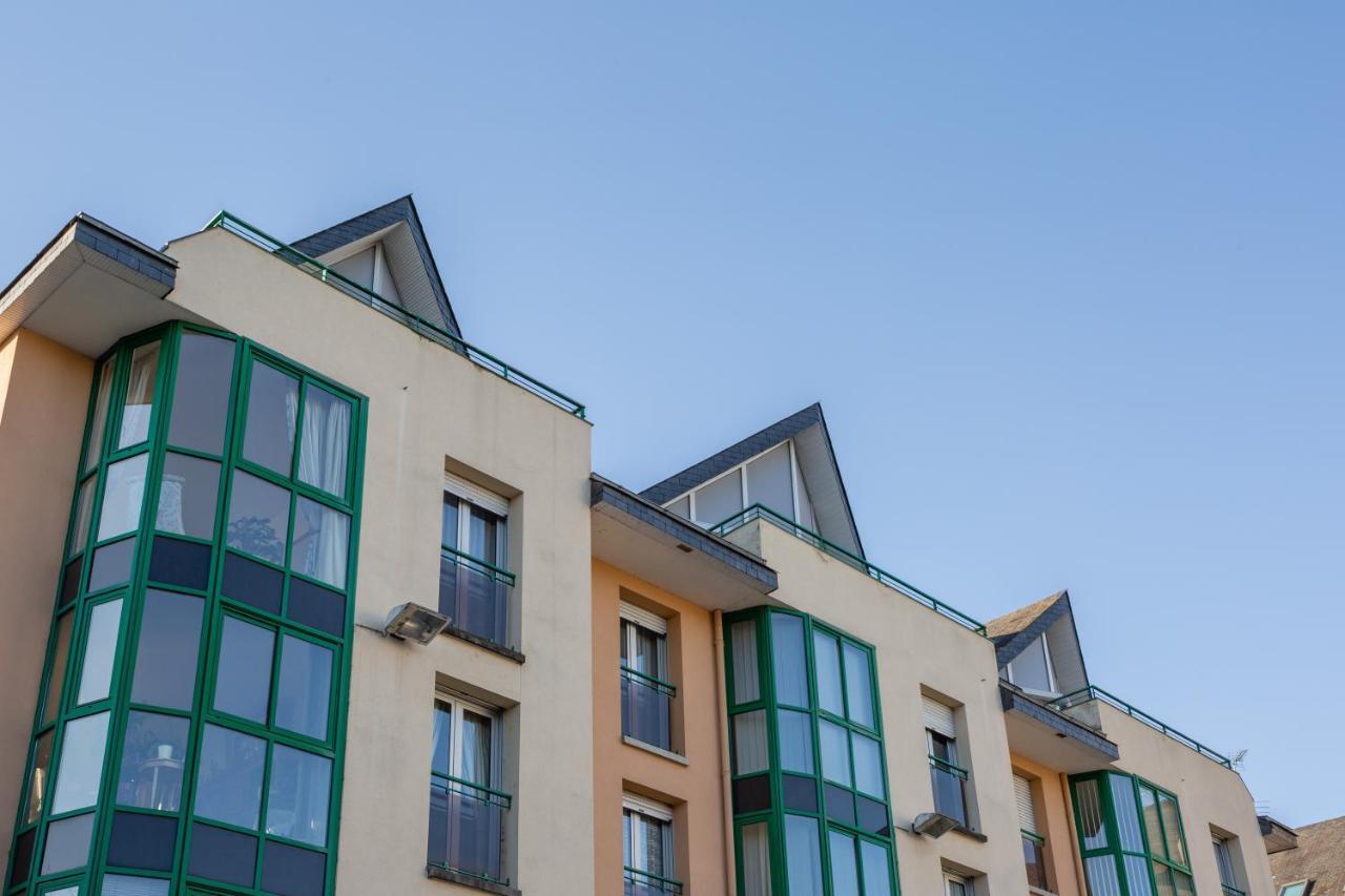 Le Mancini - Parking Et Terrasse Apartment Mayenne Exterior photo